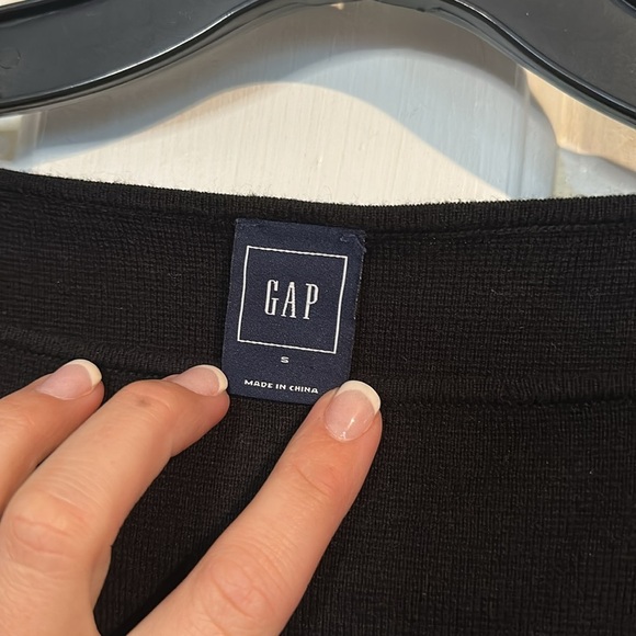 Gap Black Long Sleeve size small - Picture 3 of 3